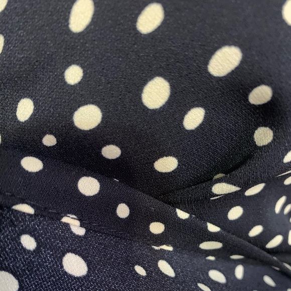 Very J Black V-neck Button Front Polka Dot Crop Top - Picture 9 of 9